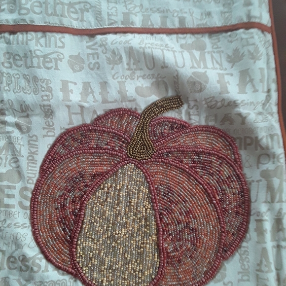 Table runner - Picture 2 of 5